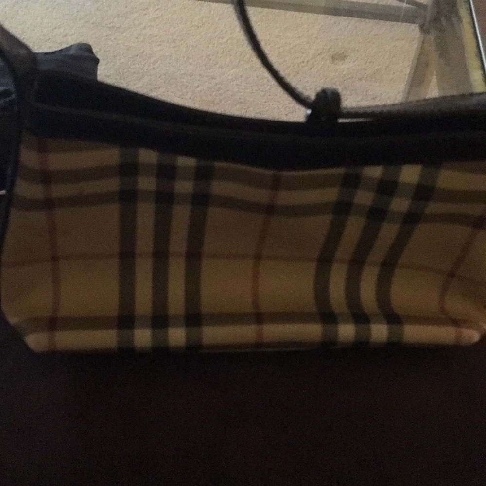 Burberry handbag - Picture 2 of 4